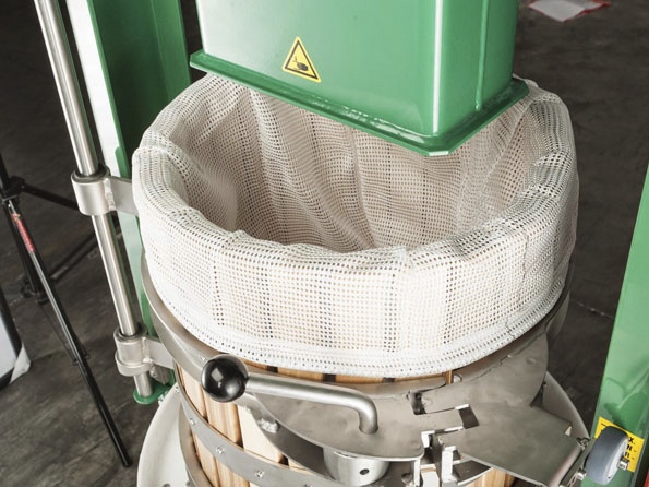 Foto de Prensas hidráulicas de cestas basculantes para extracción de zumo