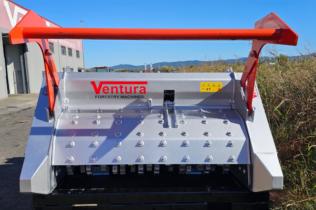 Foto deTrituradoras y fresadoras de piedras y maderas