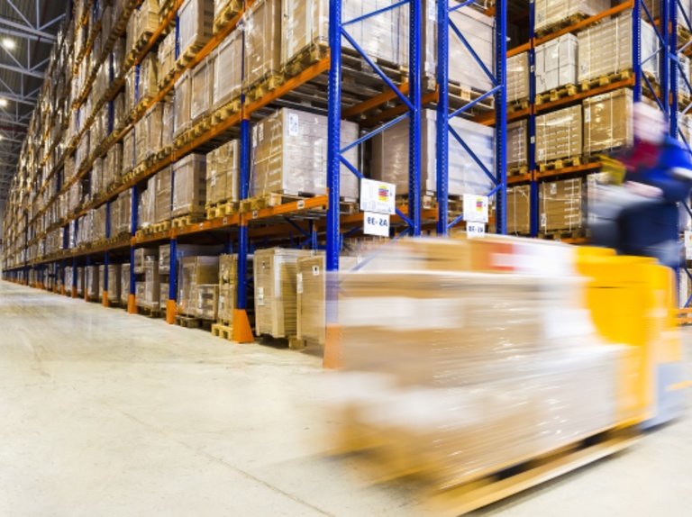 Foto de Carretillas y camiones industriales