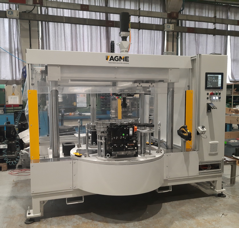 Foto de Prensas especiales para el montaje de sistemas de transmisión de coches eléctricos