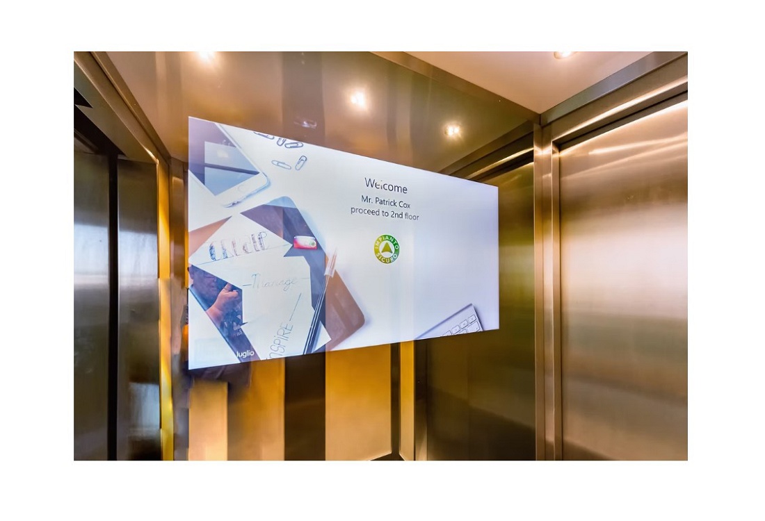 Foto deEspejos multimedia para cabinas de ascensor