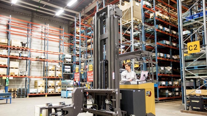 Foto de Carretillas VNA hombre abajo