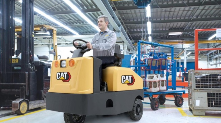 Foto de Tractores de arrastre de conductor sentado