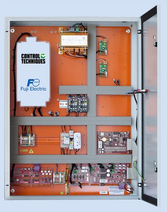 Foto de Cuadros de control y kits de cabinas para modernización de ascensores con cuarto de máquinas