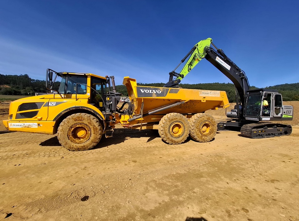 Foto de LAGARTO / DUMPER ARTICULADO 6x6