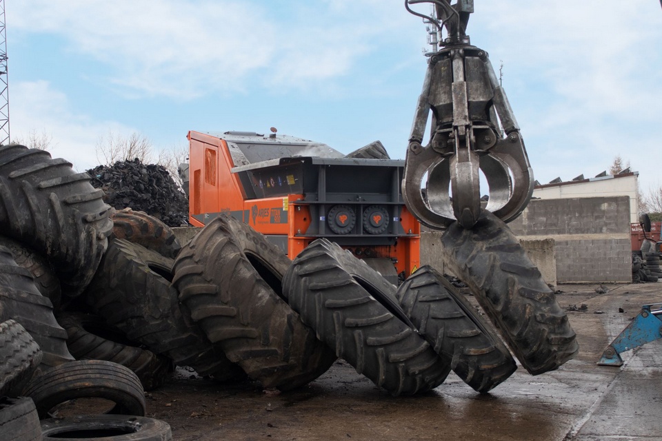 Foto deCombina movilidad y rendimiento para un procesamiento eficiente de residuos comerciales