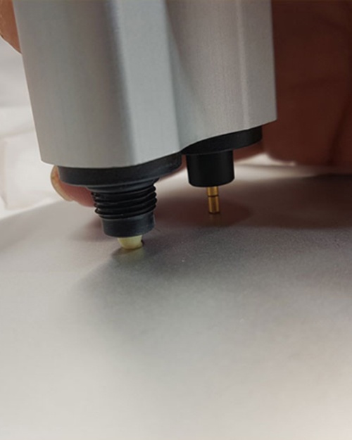 Foto dePasivaciónes químicas de superficies de acero inoxidable