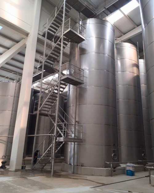 Foto deTratamientos de acero inoxidable de grandes dimensiones