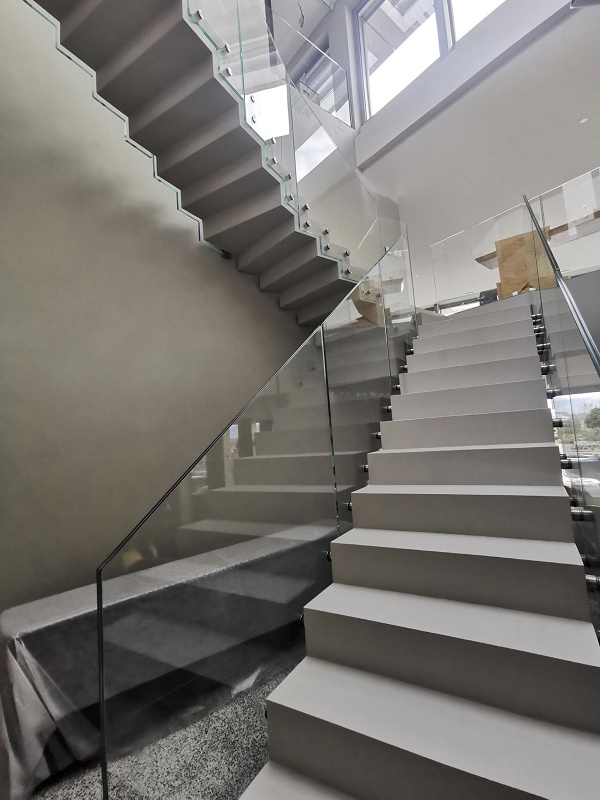 Foto deBotones de fijación para barandillas de vidrio