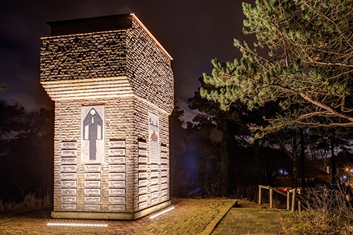 Foto deEmpotrados de suelo transitables para iluminación de edificios y paisajes