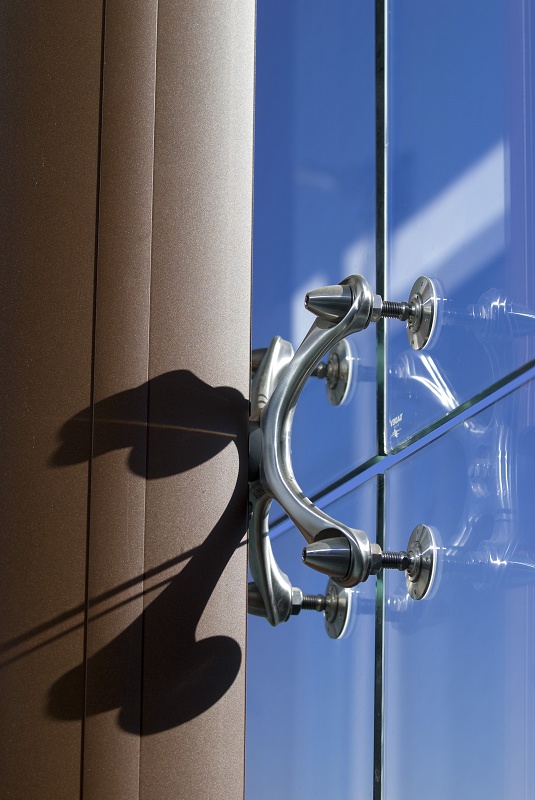 Foto de Sistemas de fijación para vidrio de altas prestaciones en fachadas