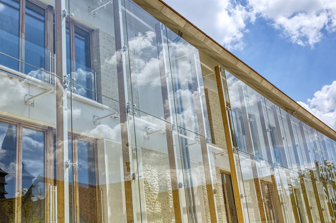 Foto deSistemas de arriostramiento para vidrio en fachadas acristaladas