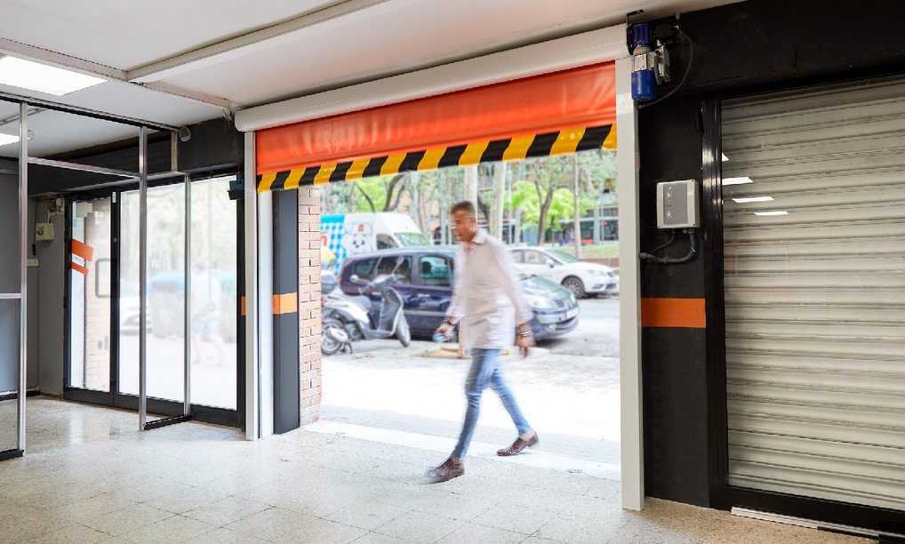Foto dePuertas rápidas enrollables para zonas interiores