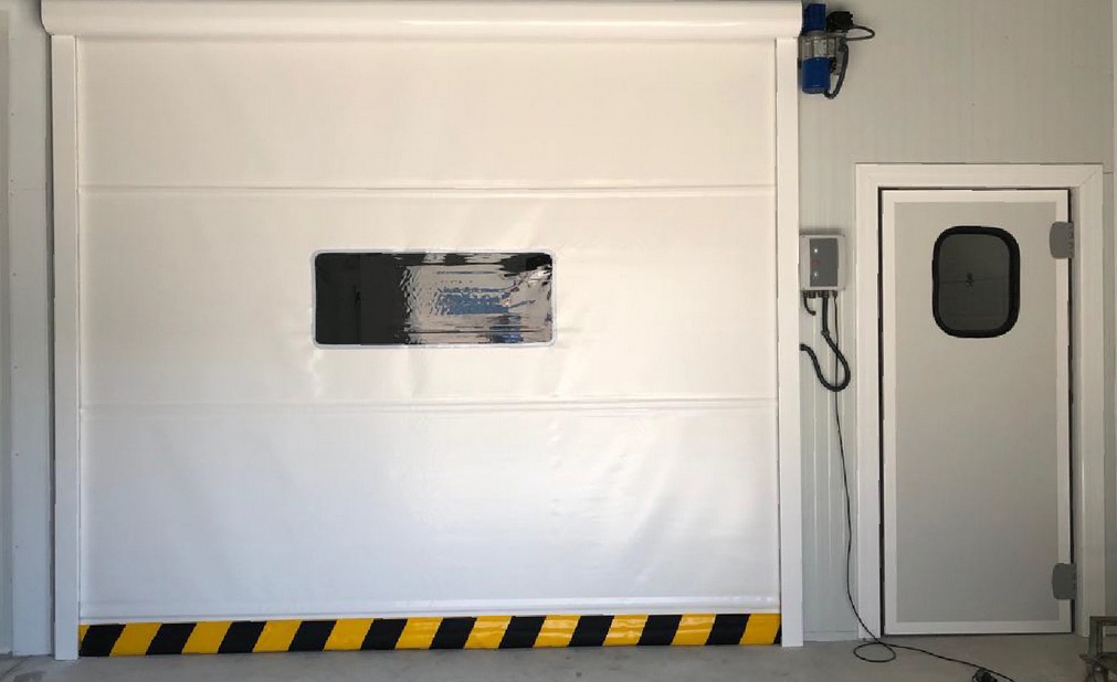 Foto dePuertas rápidas enrollables para zonas interiores