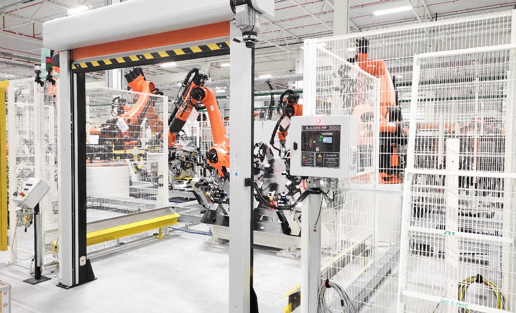 Foto dePuertas rápidas enrollables para líneas de producción automatizadas