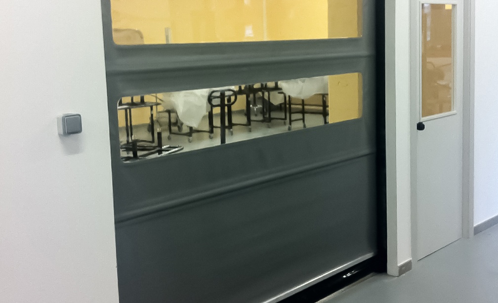 Foto de Puertas rápidas enrollables para zonas