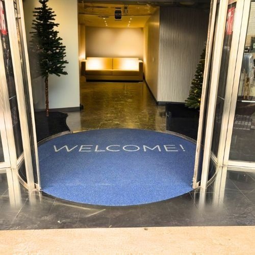 Foto deAlfombras de entrada con logotipo