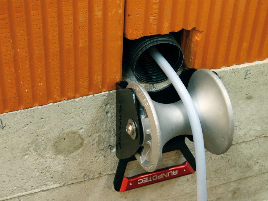 Foto deRodillos de desvío de cables para pozos