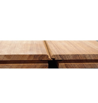 Foto deTarimas exteriores de madera natural Ipe