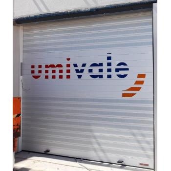 Foto de Persianas enrollables de seguridad de aluminio con personalización láser