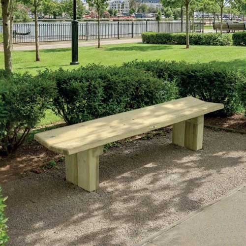 Foto deBanquetas de madera de pino para espacios exteriores