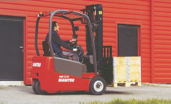 Foto de Carretilla elevadora eléctrica industrial