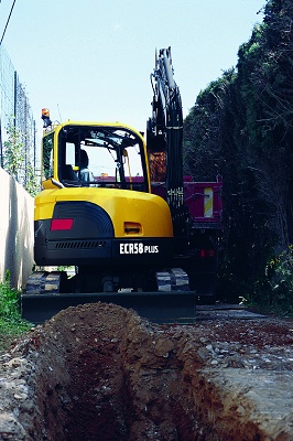 Foto de Excavadoras de radio de giro corto