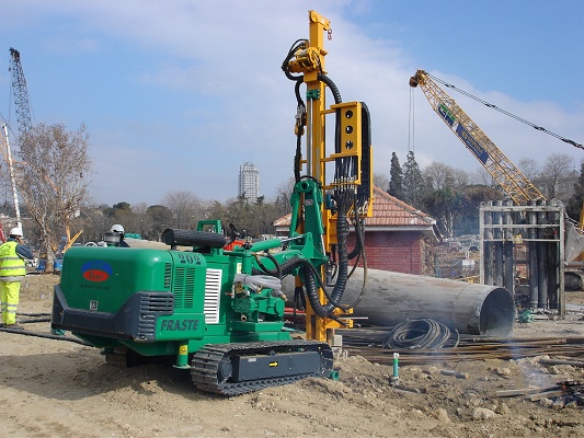 Foto de Equipo de perforación y sondeo