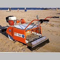 Foto de Limpiadoras de playas