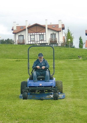 Foto de Tractor cortacésped corte delantero