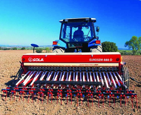 Foto de Sembradora mecánica con cultivador integrado