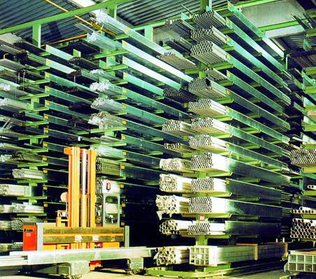 Foto de Estanterías industriales para almacenar metales
