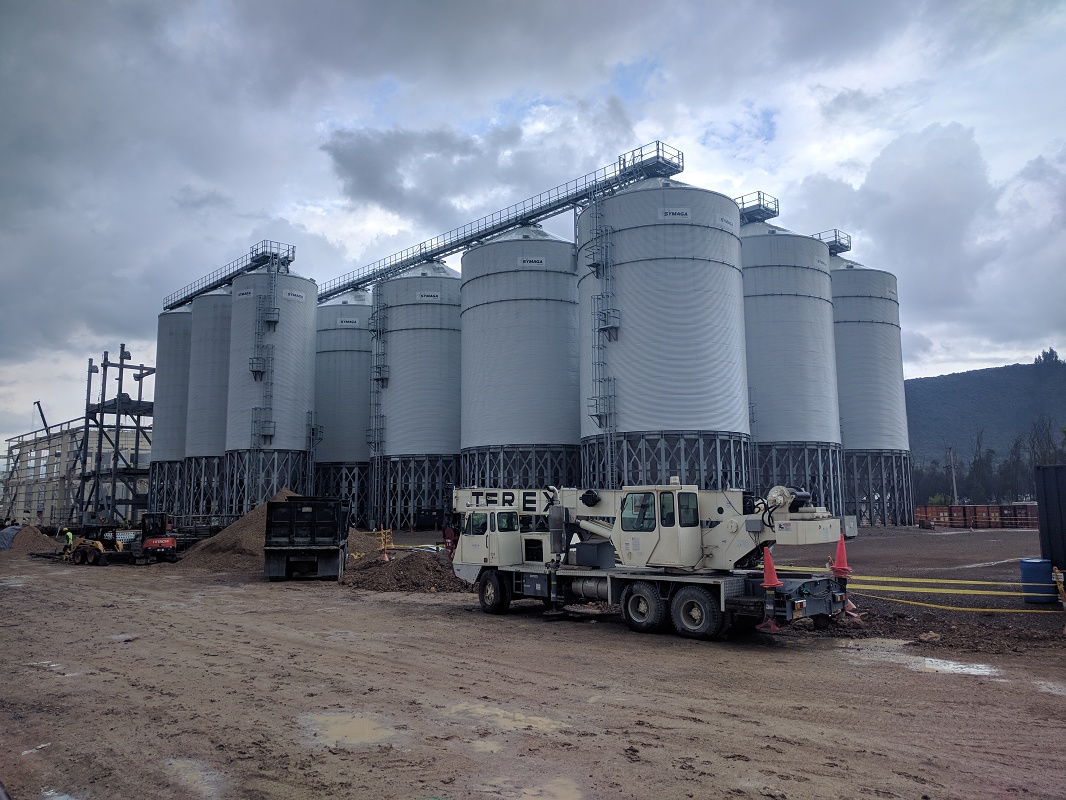 Picture of Silos with Hopper