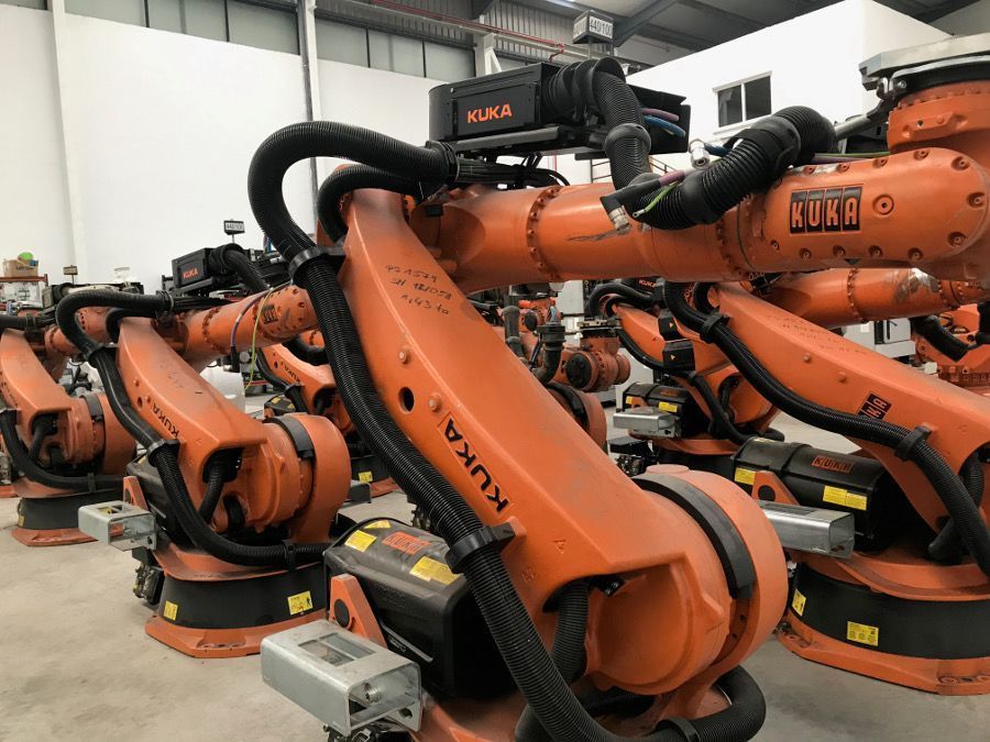 robot industrial kuka abb fanuc