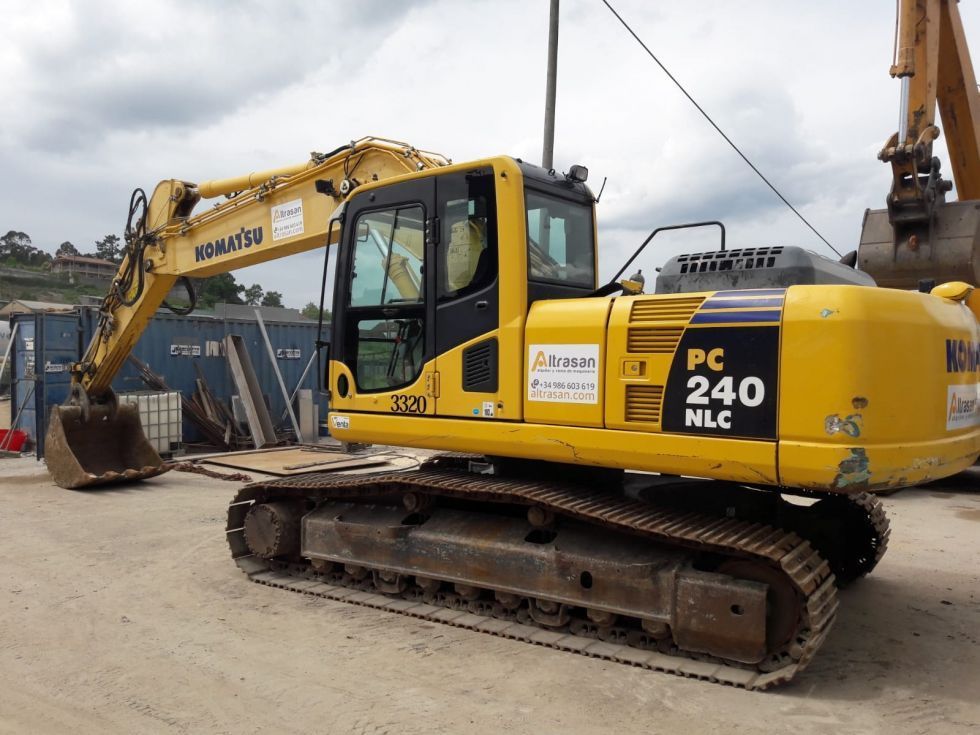 Excavadora komatsu pc240