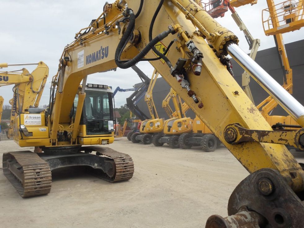 Excavadora komatsu pc240