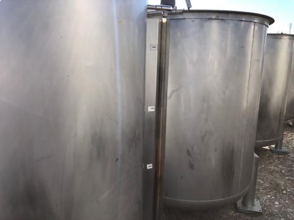 Depositos sencillos en acero inoxidable AISI316 con capacidad de 2.000 litros
