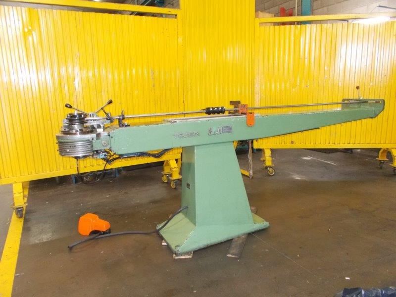 Curvadora de tubos con alma