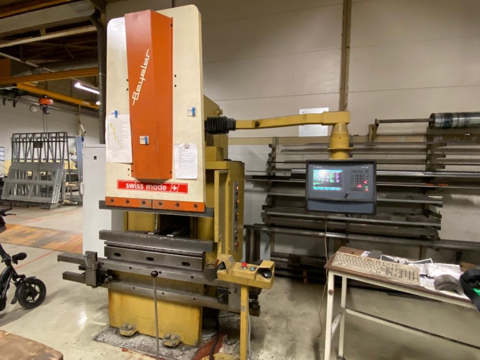 Beyeler CNC Pressbrake 1000 x 40 T Cybelec DNC 880 5203 = Mach4metal