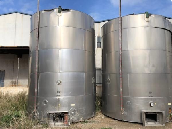 Depósito 35.000 litros en acero inoxidable con forro isotermo