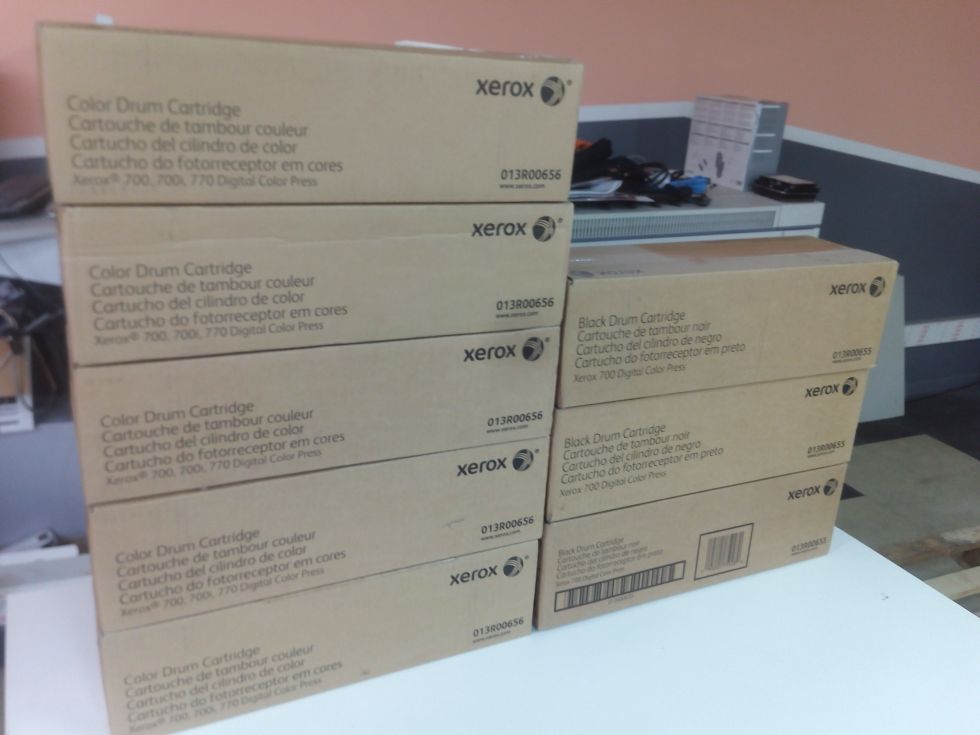 Consumibles y piezas XEROX 700