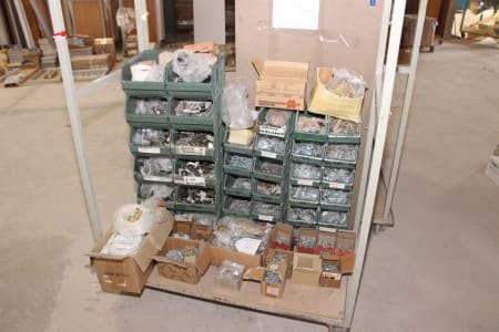 Juego de tornillos, bisagras, etc.