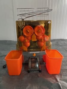 FREUTEK NEW0001P Automatic Orange Juicer