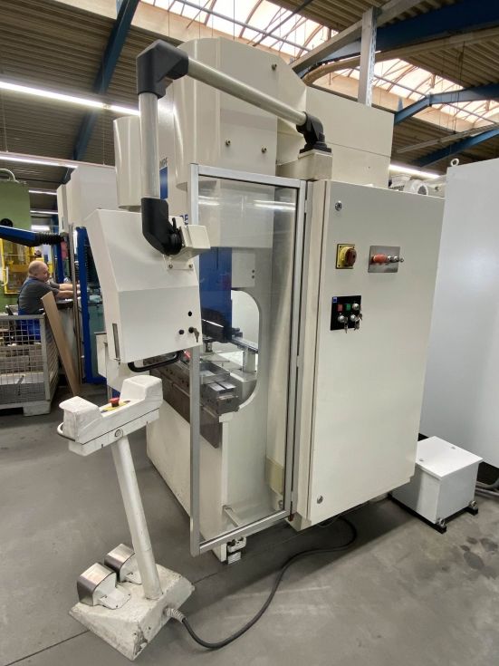 TRUMPF - TrumaBend E35 Servo Mechanical Pressbrake 1250 x 35 Ton 6327 = Mach4metal