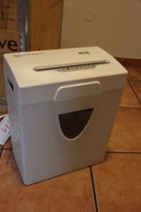 KRUG & PRIESTER SHREDCAT 8240 CC File Shredder