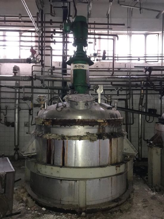 Reactor inymassa acero inoxidable 316 9.500 litros con agitacion y media caña de segunda mano