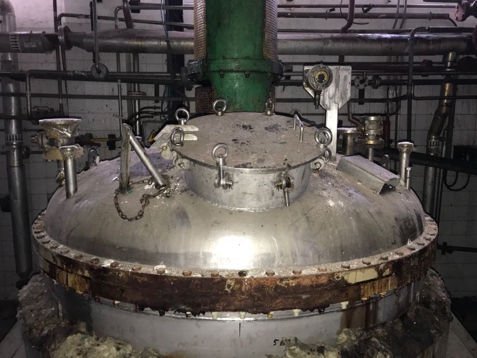 Reactor inymassa acero inoxidable 316 9.500 litros con agitacion y media caña de segunda mano