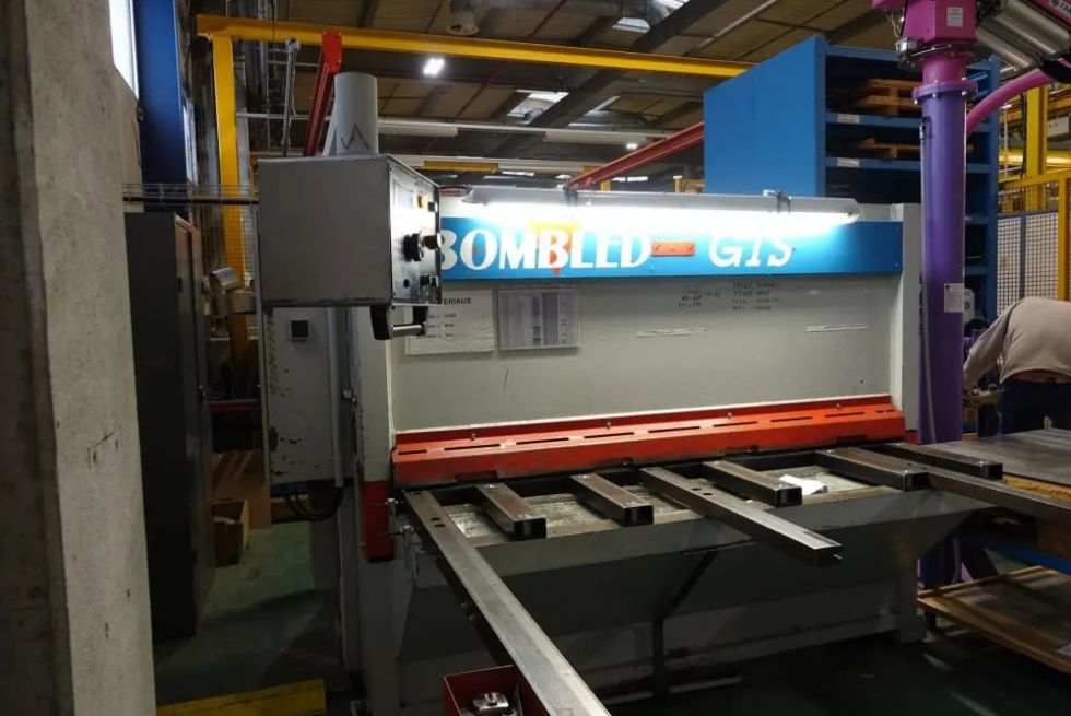 Guillotines shears COLLY BOMBLED - GTS 2010 NC Guillotine 2000 x 10 mm with DAC 350 6433 = Mach4meta