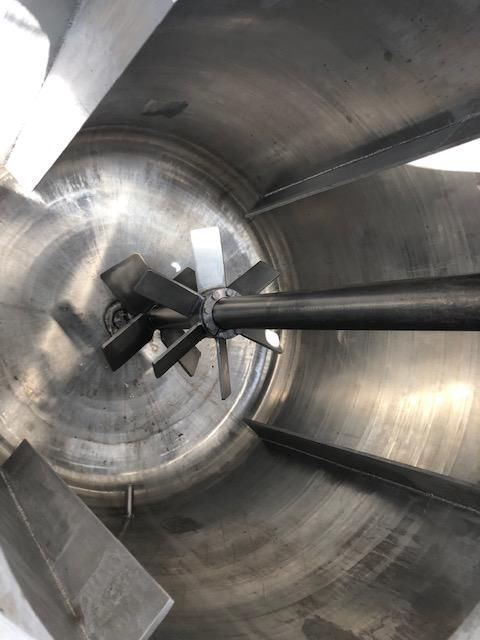 Reactor 2.000 litros acero inoxidable con agitador para vapor