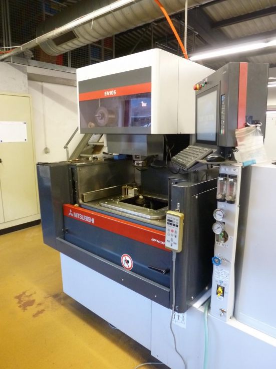 MITSUBISHI FA10 S EDM Wire cutting machine 6470 = Mach4metal